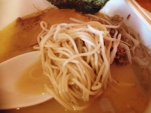 コシのある中太麺